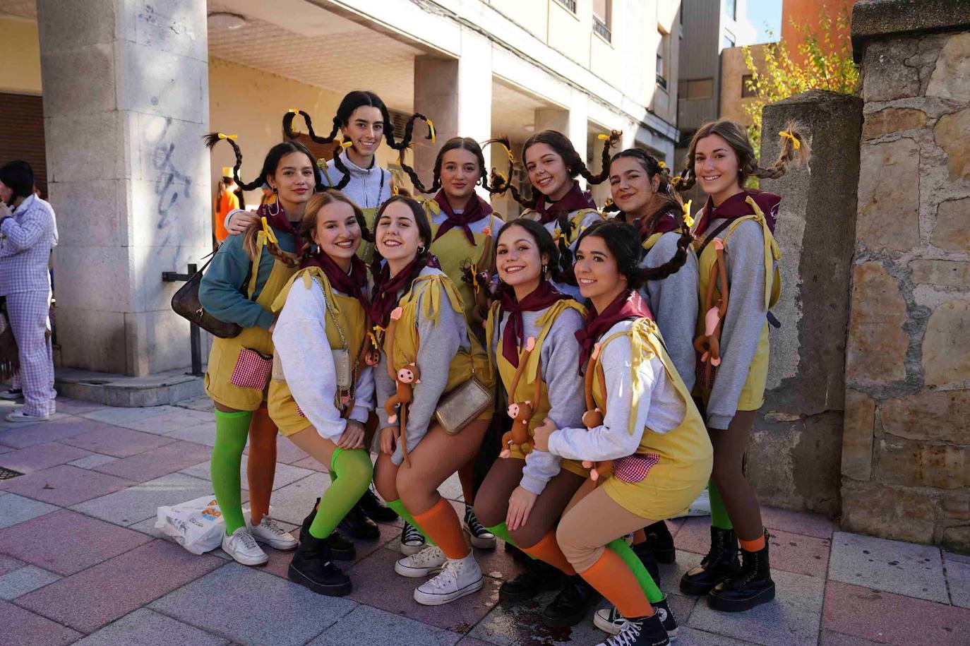 Los Minions, Winnie de Pooh y Mario Bros disfrutan de la fiesta en la Facultad de Educación