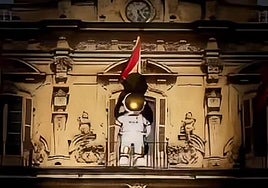 Proyección de 'El astronauta y la estrella que guía los sueños' sobre la Plaza Mayor.