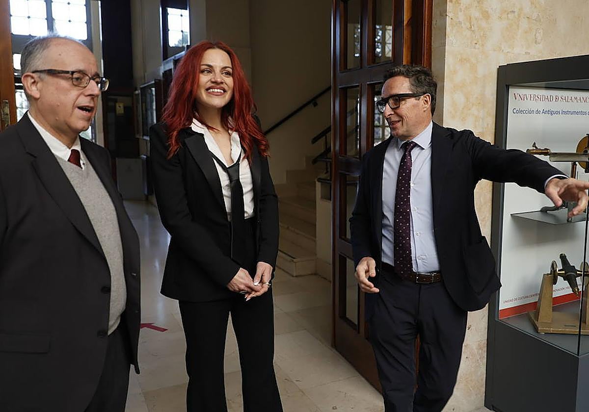 La astronauta Sara García, en su visita a la Universidad.