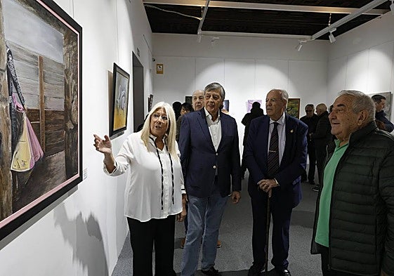 Susana Portillo, José Luis Diego, Pedro Méndez y Chema Sánchez, durante la apertura de la exposición en el Casino.