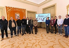 Participantes en la presentación de la Semana de las Legumbres, en el Ayuntamiento de Salamanca.
