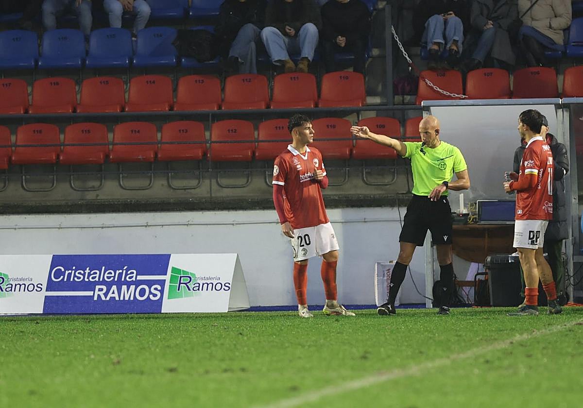 Roberto Gonzalo confirma el penalti y la expulsión de Encuentra en Ourense.
