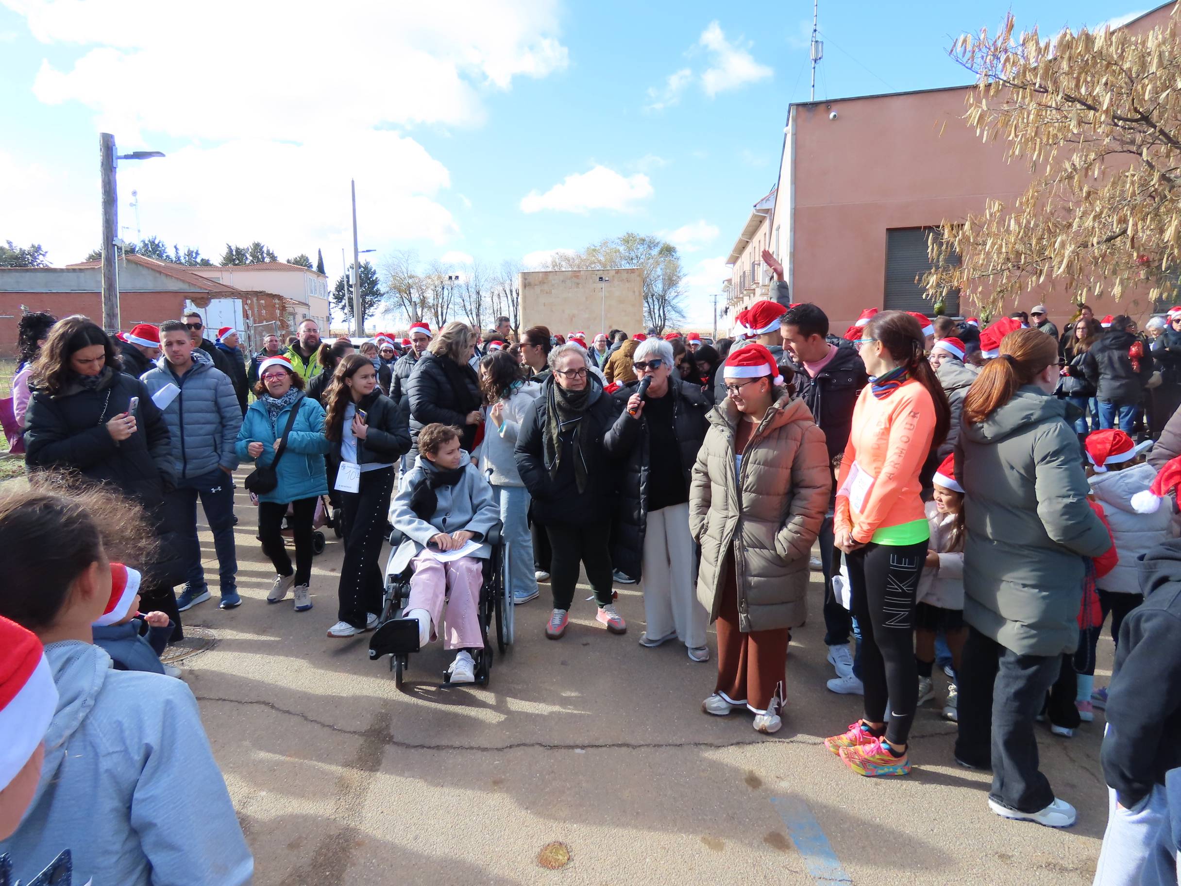 Pasos solidarios con acento navideño en Babilafuente