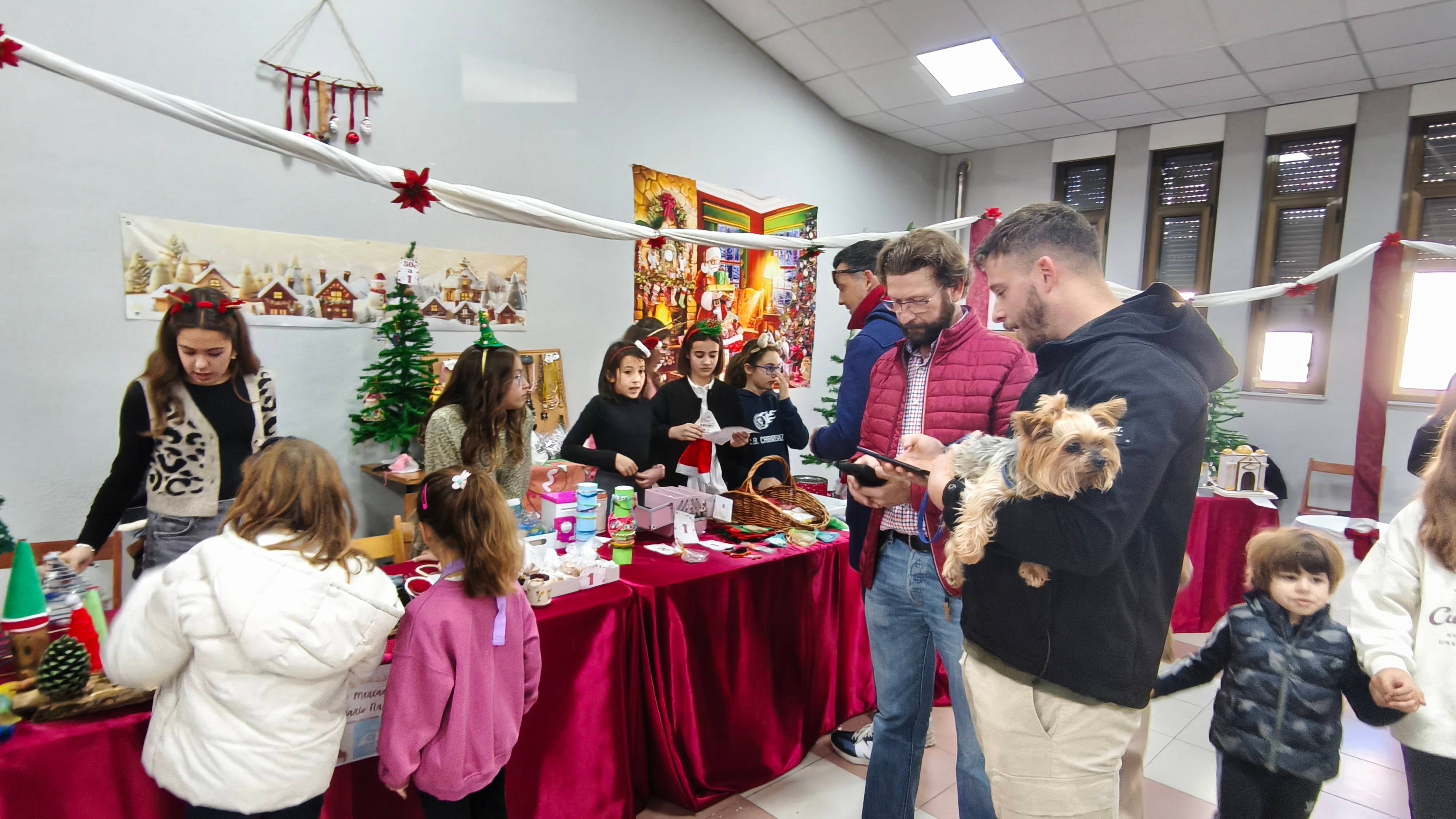 Pasos solidarios con acento navideño en Babilafuente