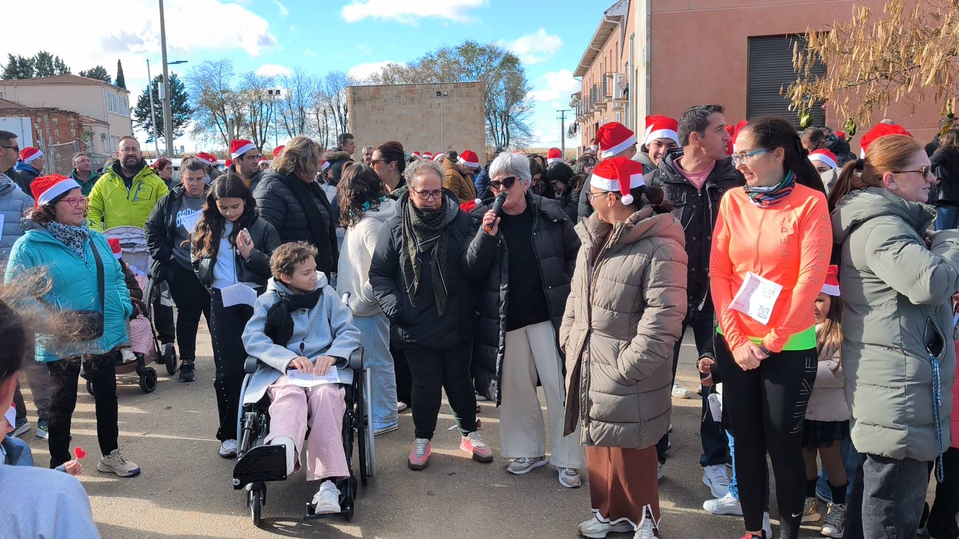 Pasos solidarios con acento navideño en Babilafuente