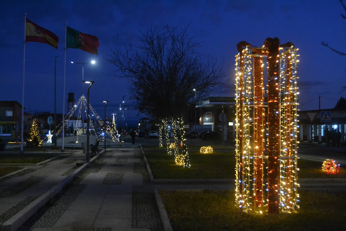 Fuentes de Oñoro abre la frontera a la Navidad