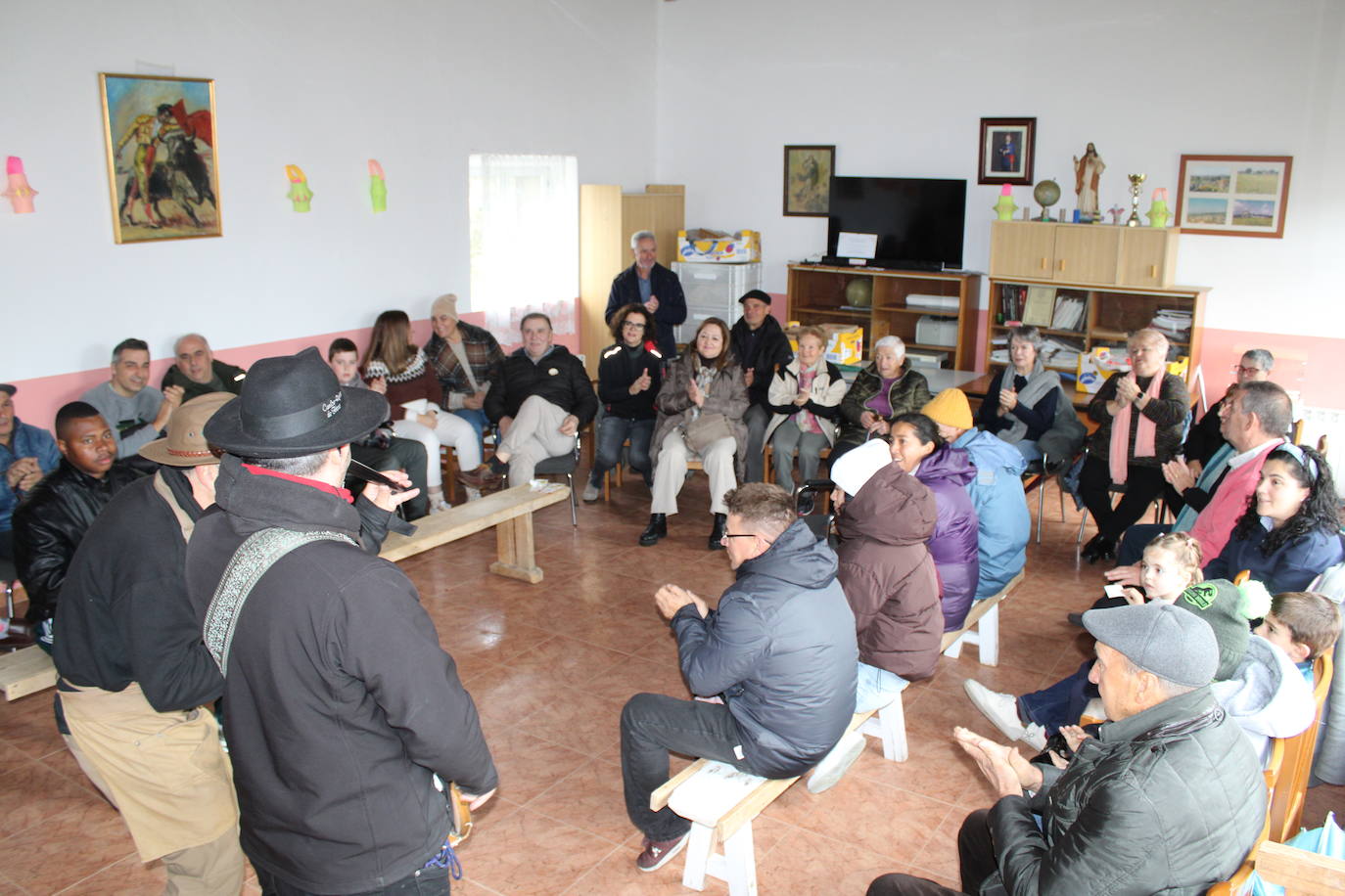 Gallegos de Solmirón disfruta de una castañada