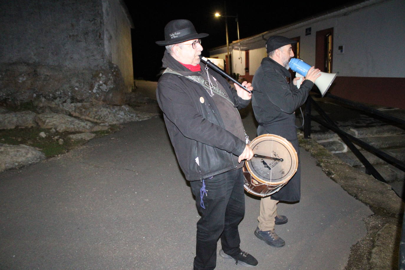 El sabor de las castañas y el chocolate despiden el mes de noviembre en Frades de la Sierra