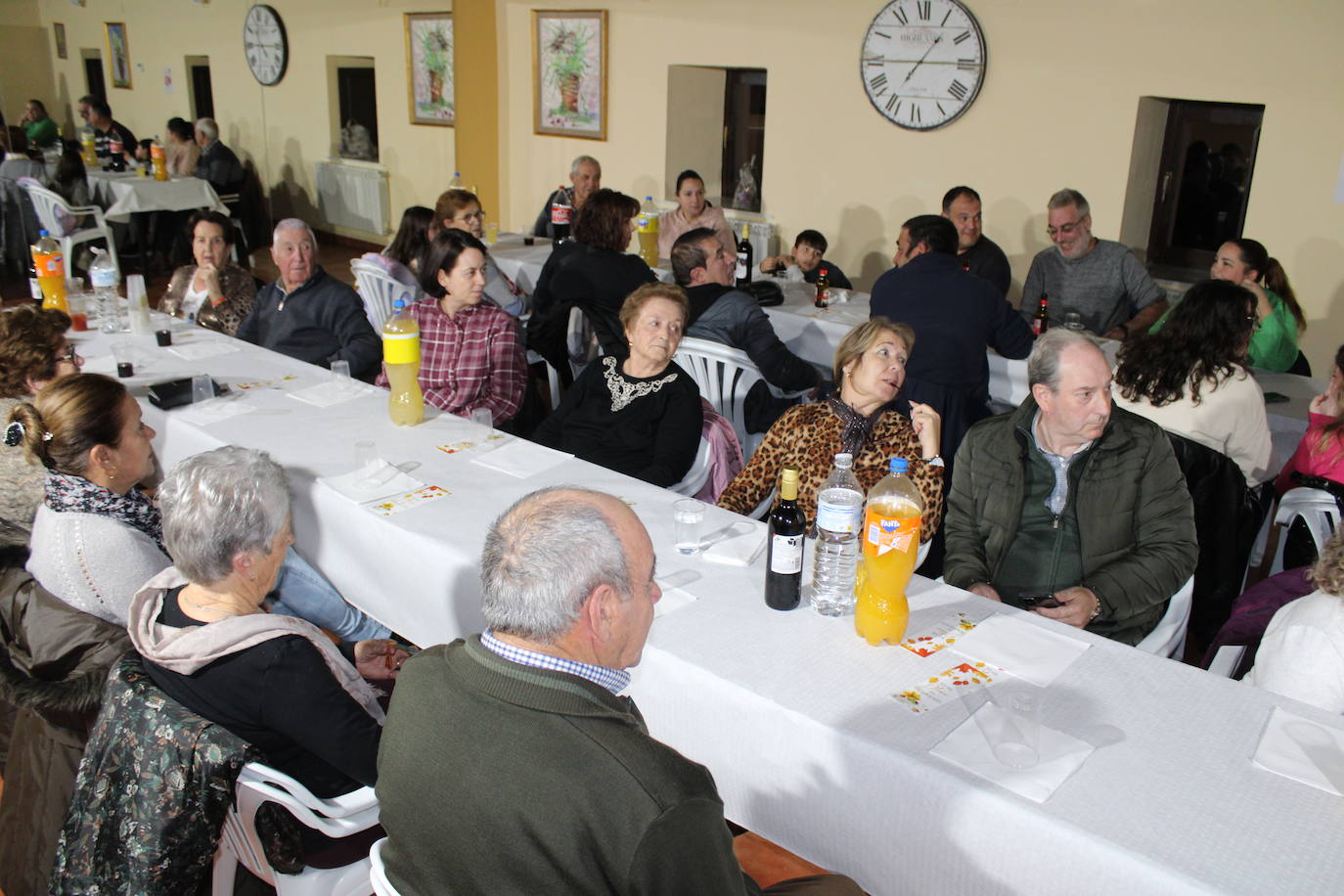 El sabor de las castañas y el chocolate despiden el mes de noviembre en Frades de la Sierra