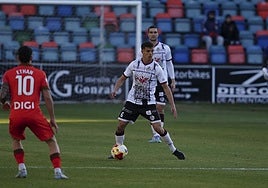 Lara, durante el encuentro frente al Burgos Promesas.