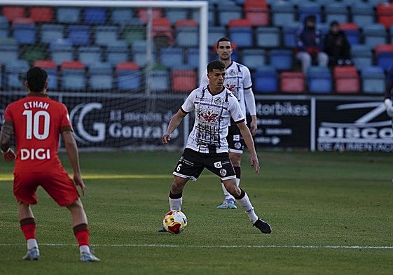 Lara, durante el encuentro frente al Burgos Promesas.