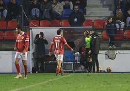 Roberto Gonzalo revisando las imágenes en el FVS durante el choque de la polémica en O Couto.
