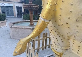 Imagen del desperfecto que presenta el elefante ubicado en la Plaza de la Libertad.