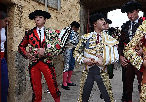 Marco Pérez e Ismael Martín, en el patio de cuadrillas de La Glorieta.