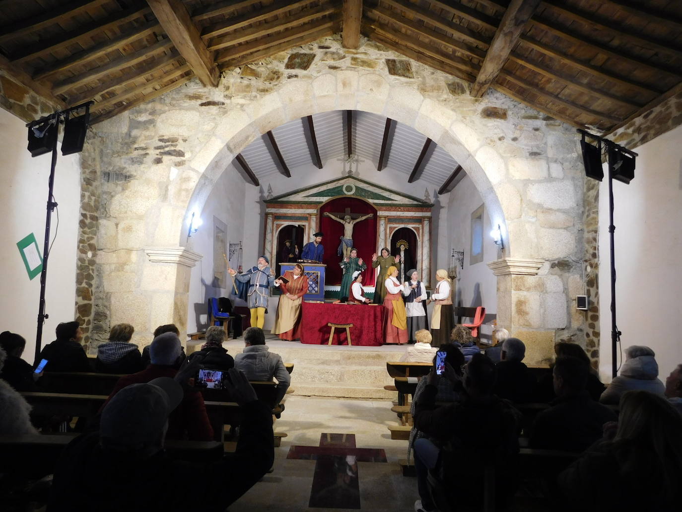 La Ermita del Cristo acogió en Robleda “Buscando a Nebrija”