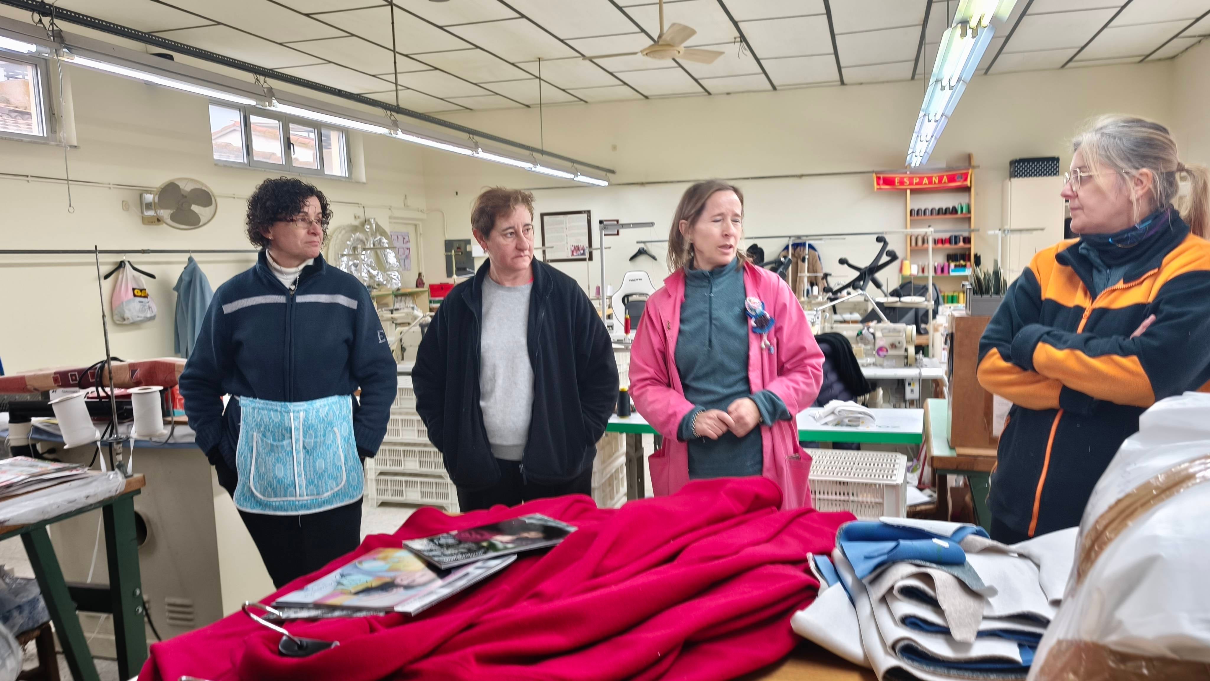 La formación con acceso al mercado laboral que reciben diez personas en Macotera