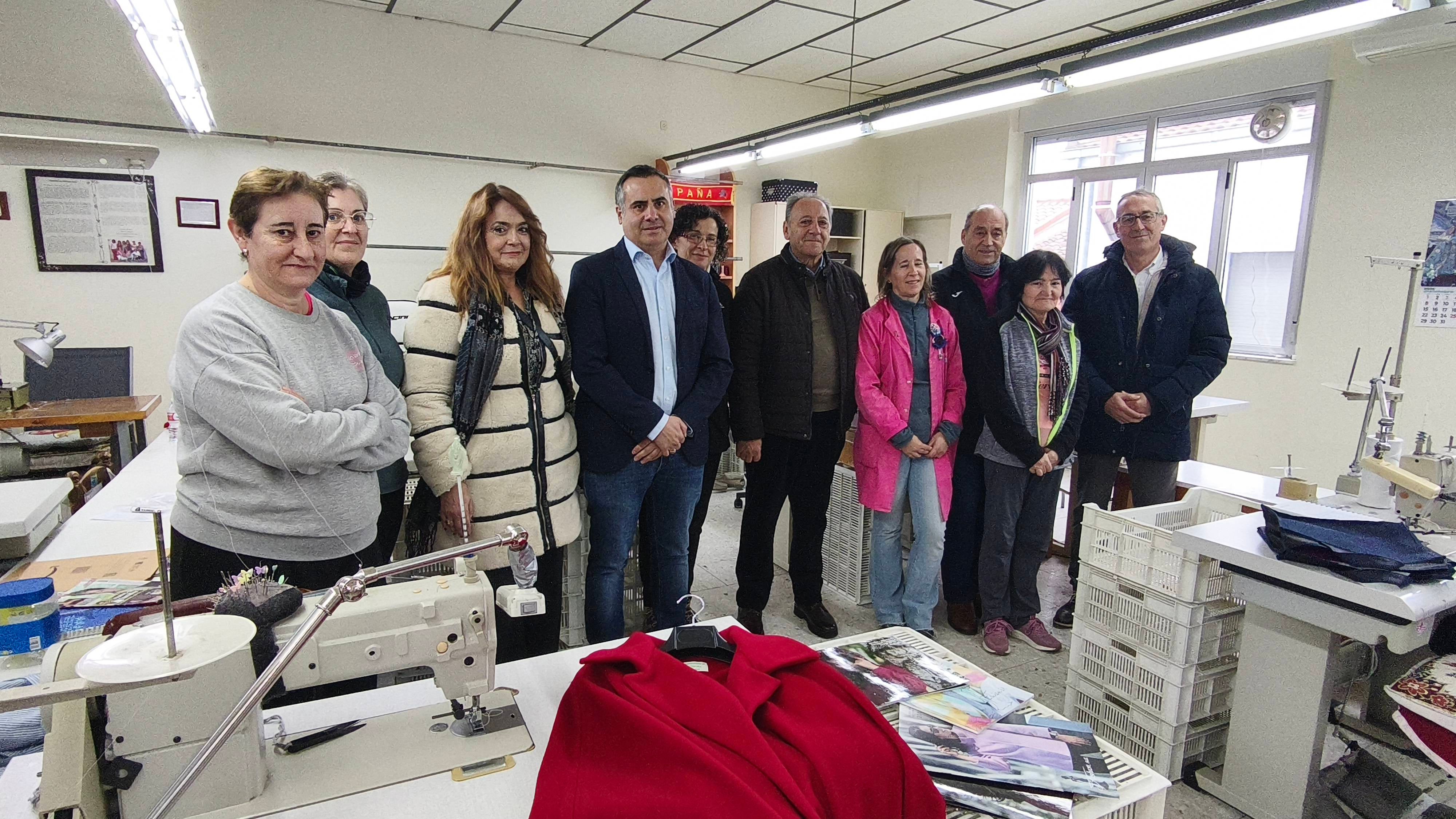 La formación con acceso al mercado laboral que reciben diez personas en Macotera