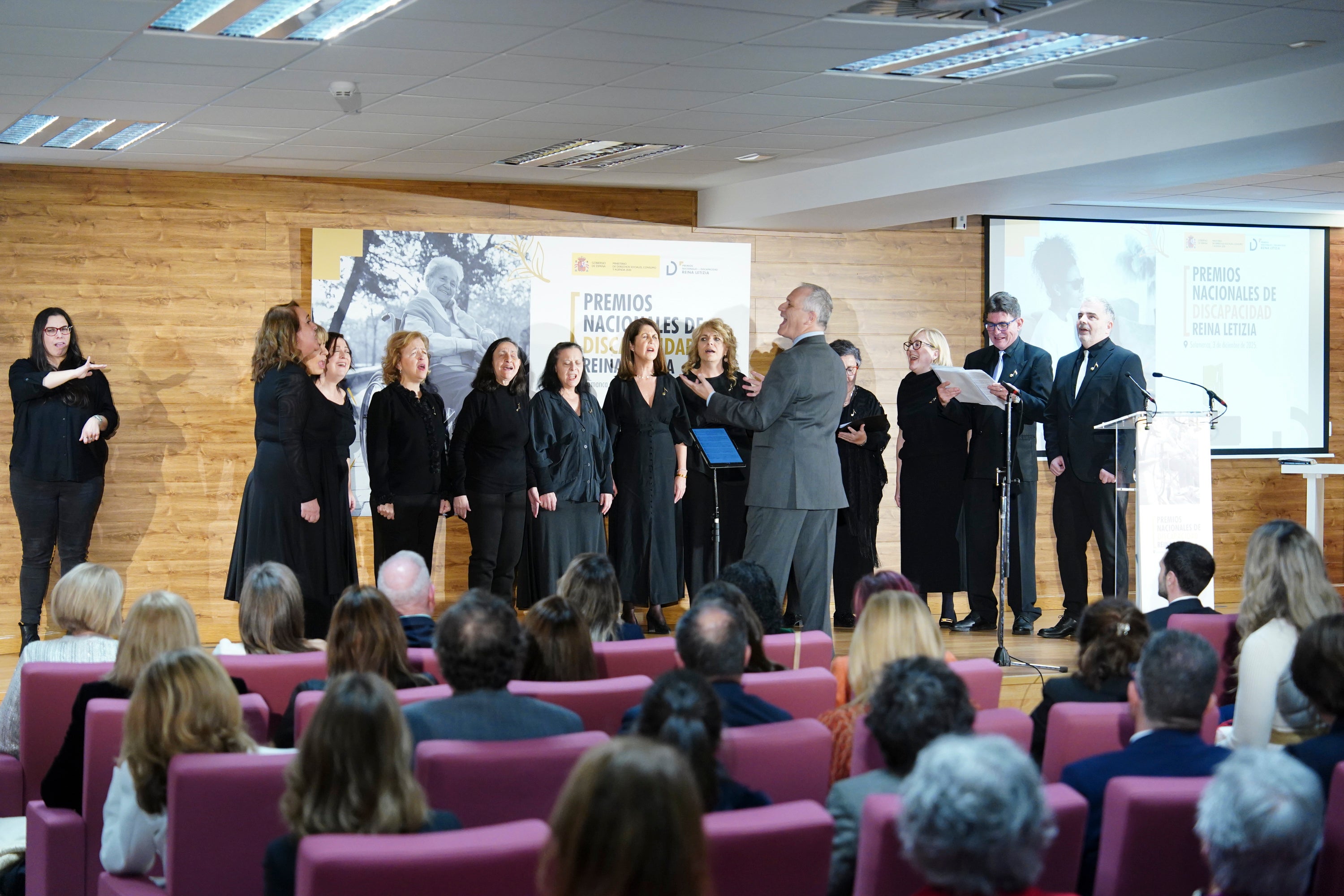 La visita de la reina Letizia a Salamanca, en imágenes
