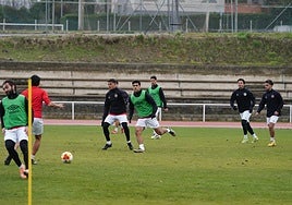 Imagen de uno de los partidillos de este jueves en Las Pistas.