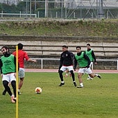 Imagen de uno de los partidillos de este jueves en Las Pistas.