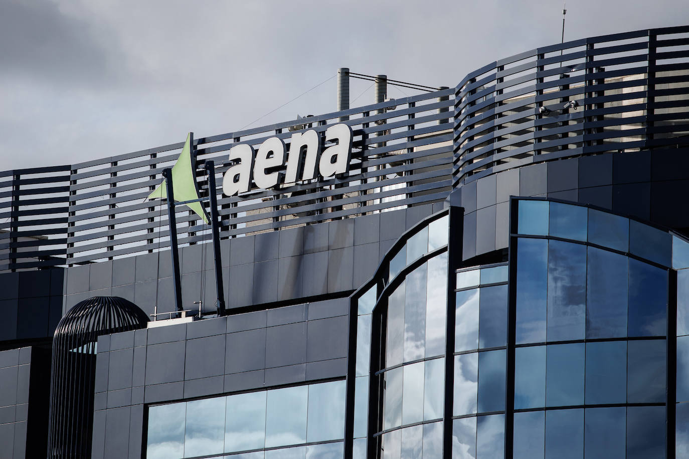 Fachada de la sede central de Aena.
