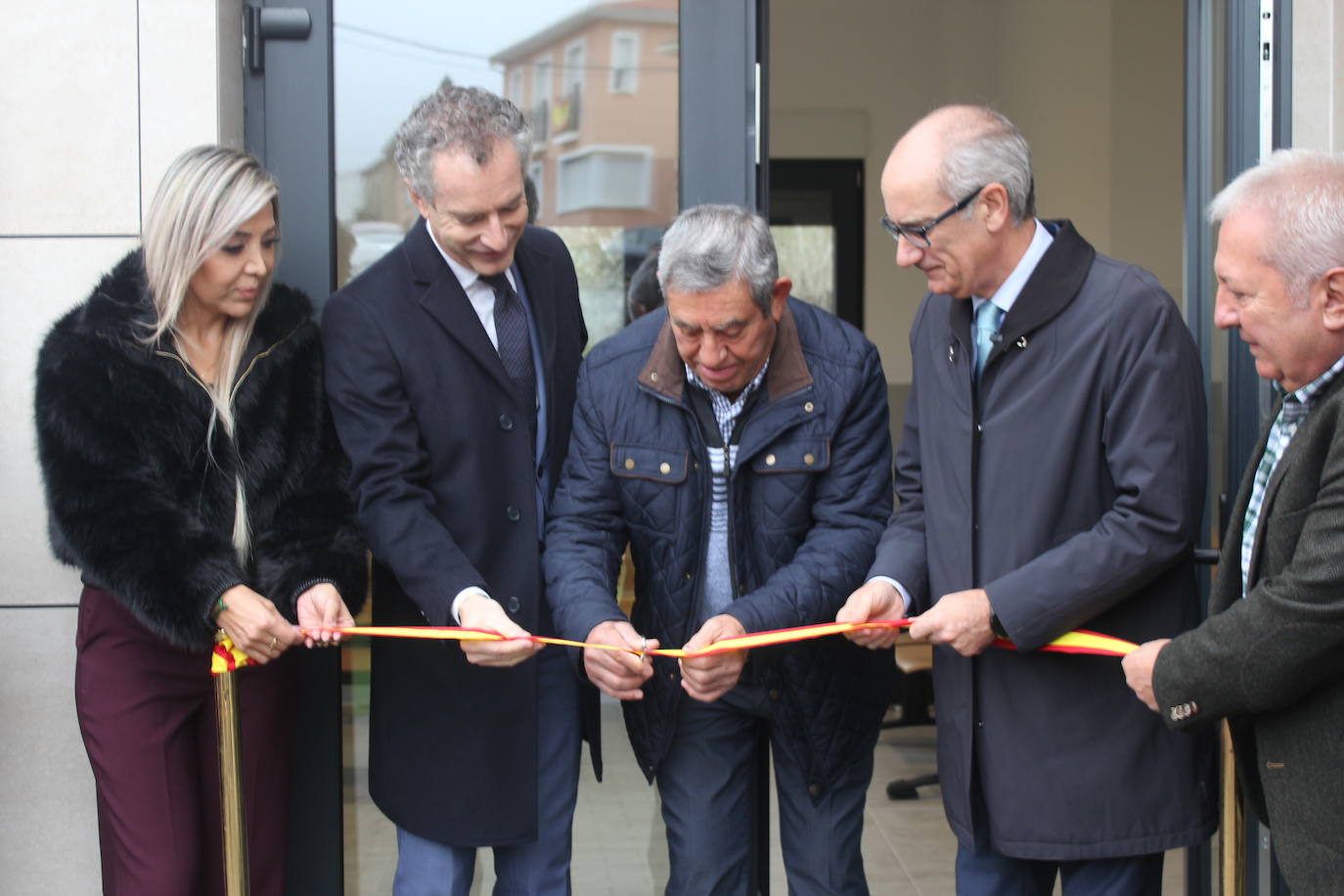 Villarino de los Aires celebra &quot;un servicio público a la altura&quot; con el nuevo centro médico