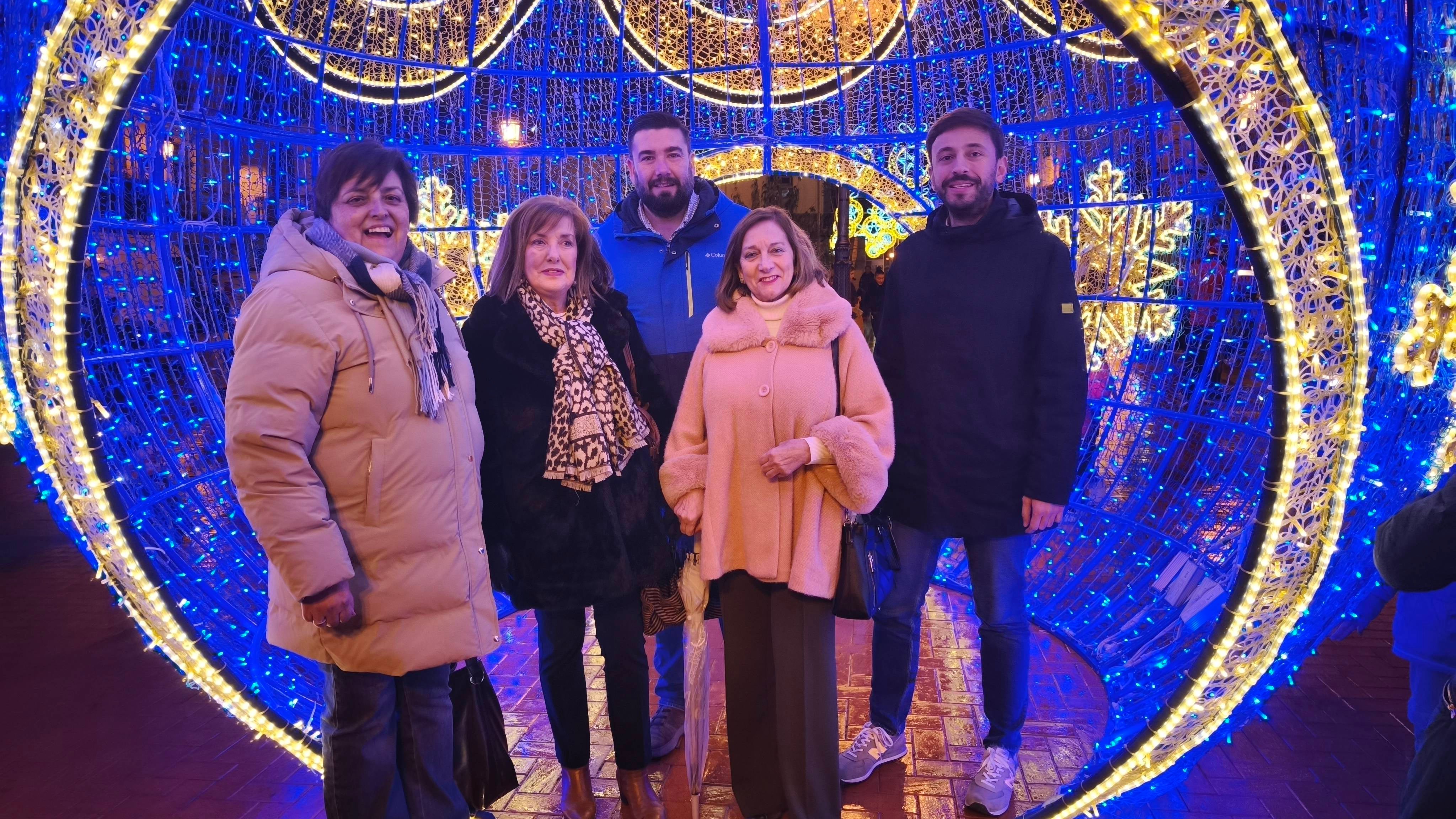 Peñaranda hace brillar sus plazas históricas y calles principales por navidades