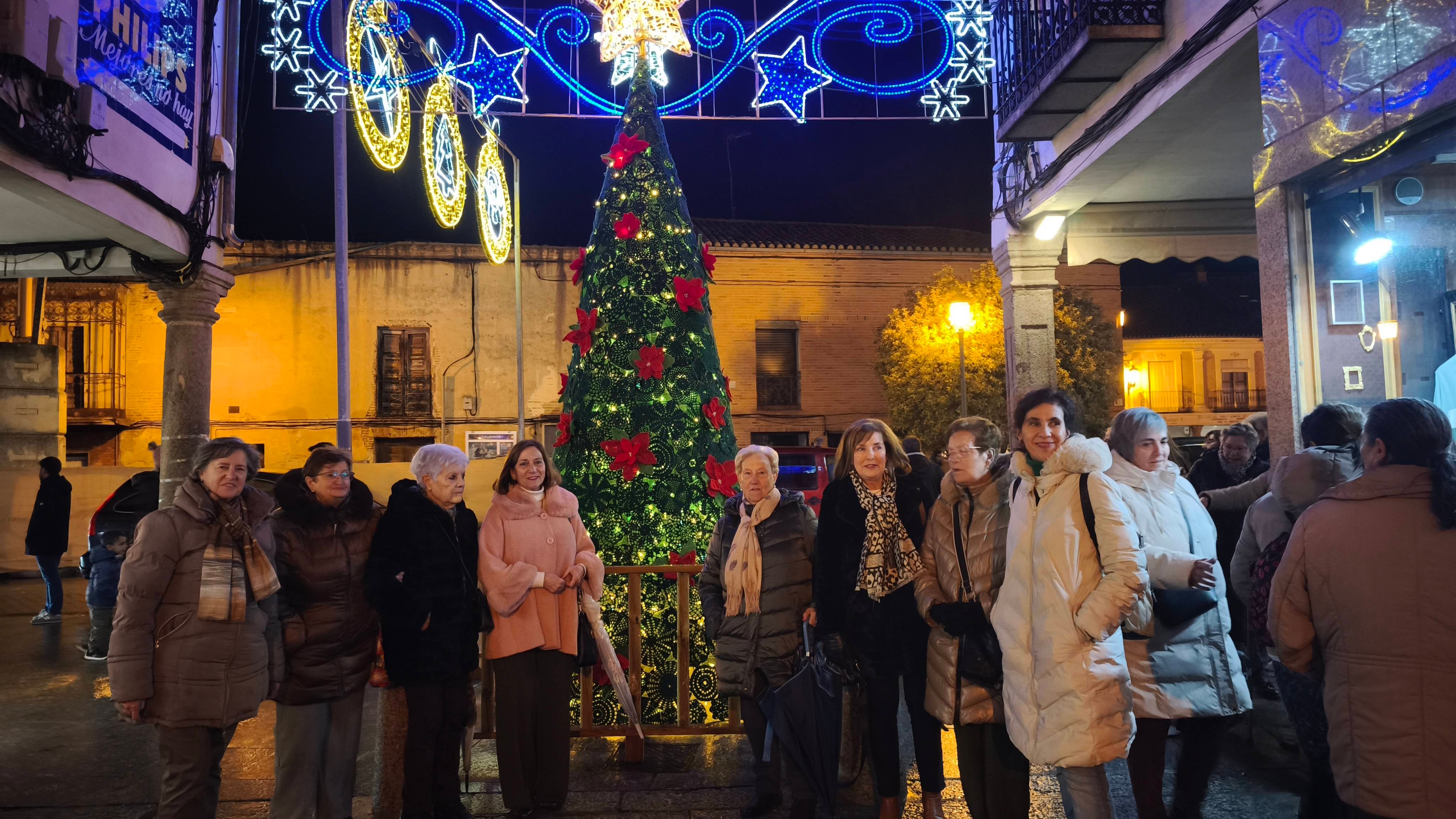 Peñaranda hace brillar sus plazas históricas y calles principales por navidades