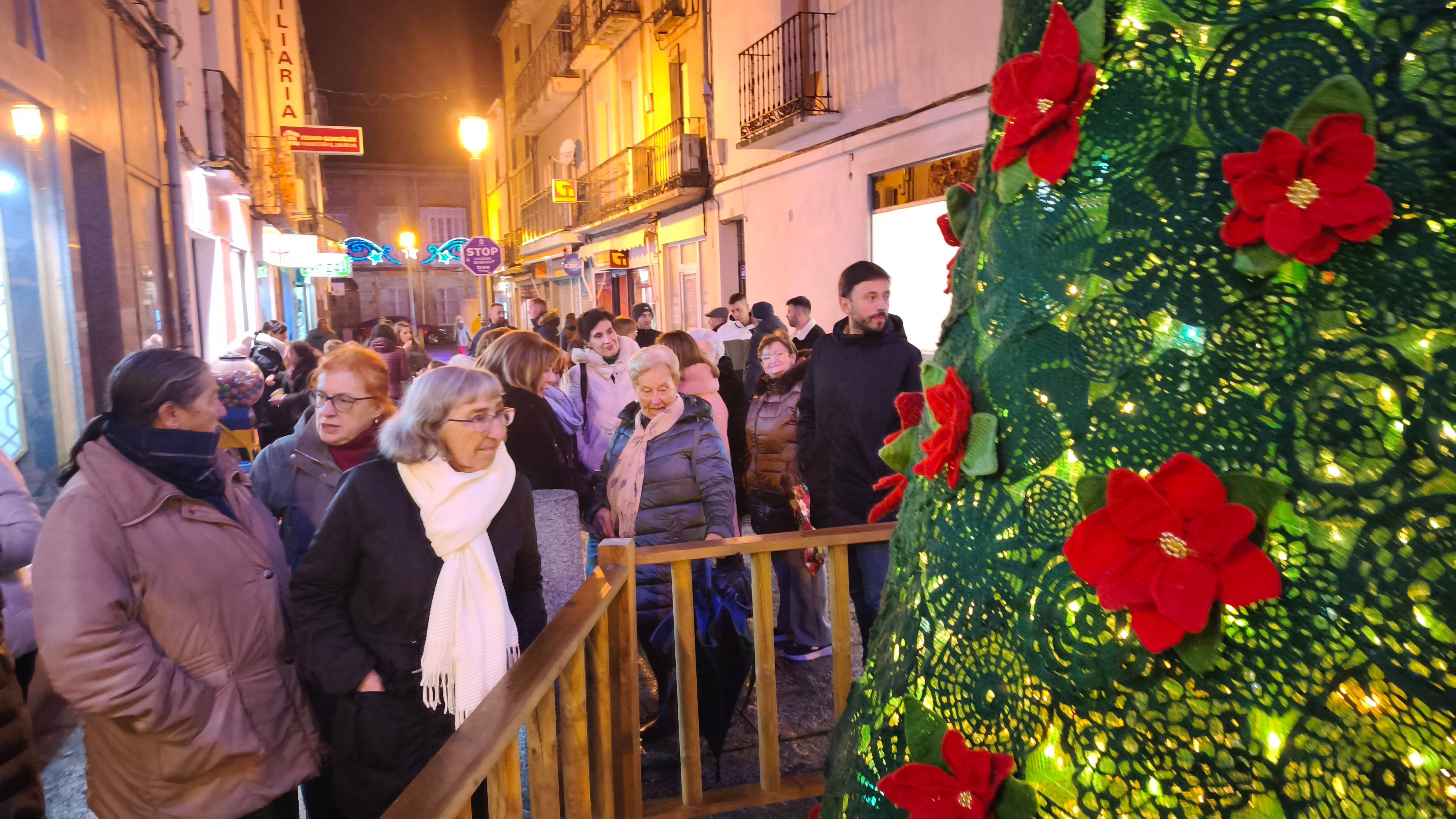 Peñaranda hace brillar sus plazas históricas y calles principales por navidades
