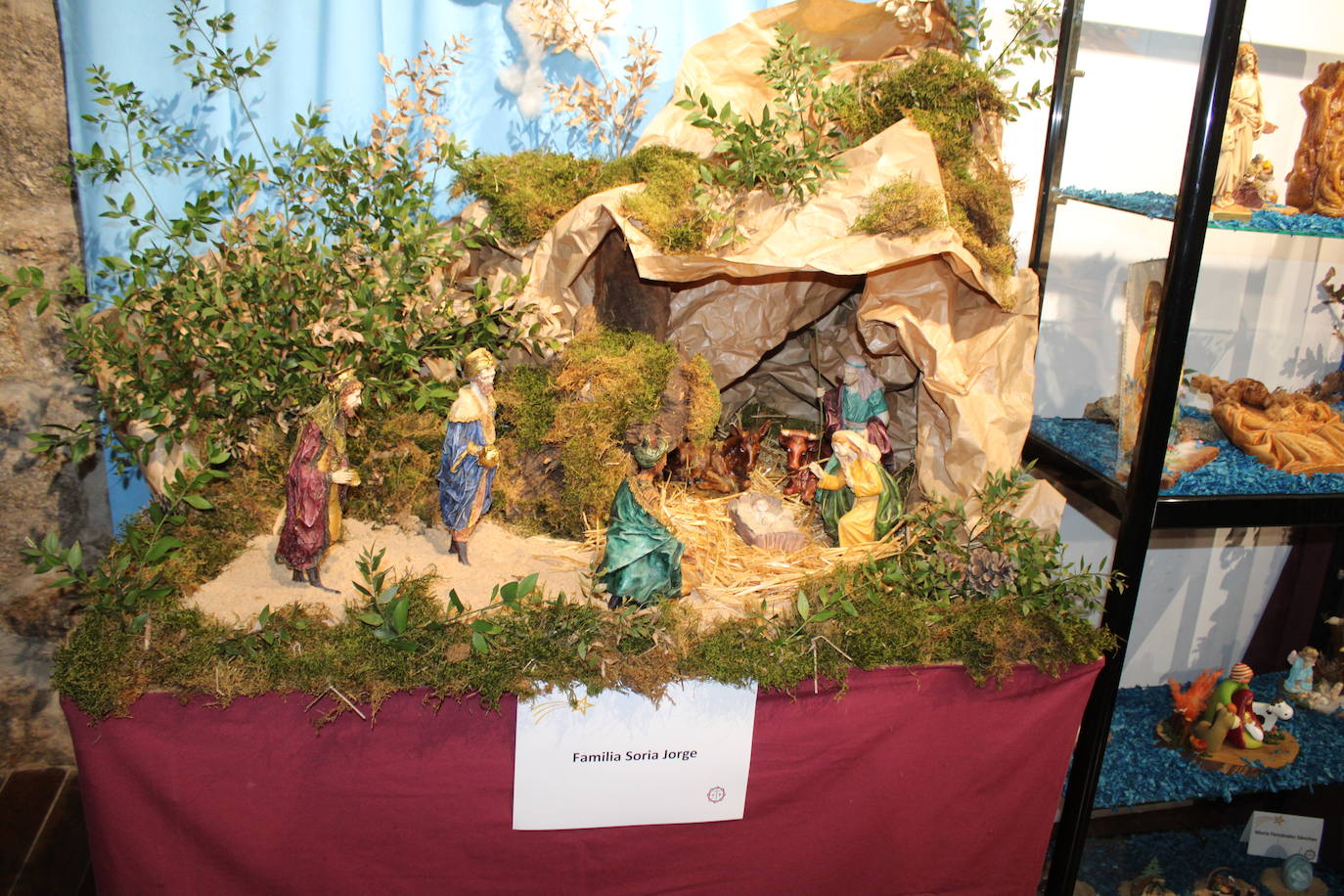 Béjar abre su muestra solidaria de belenes