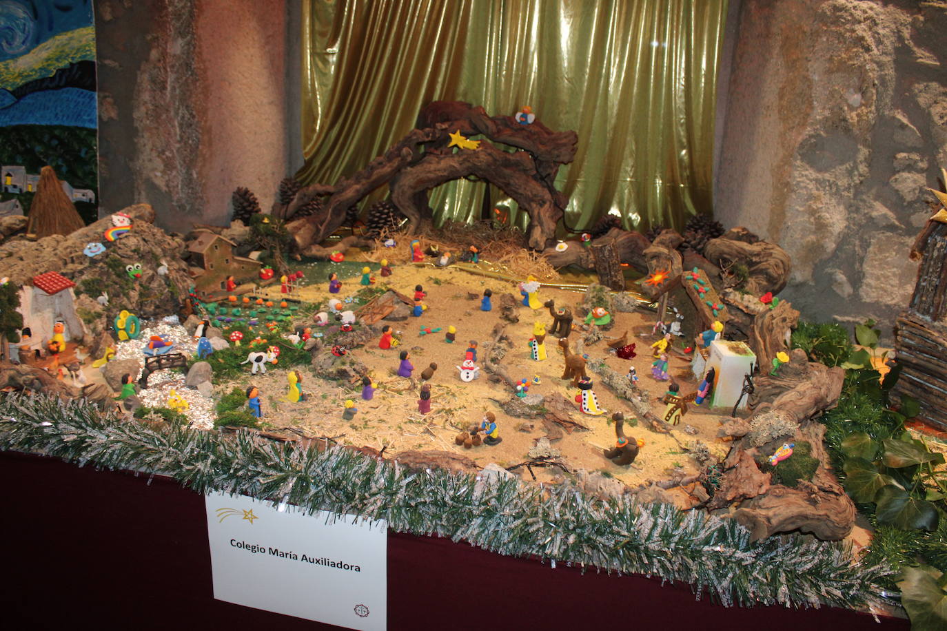 Béjar abre su muestra solidaria de belenes