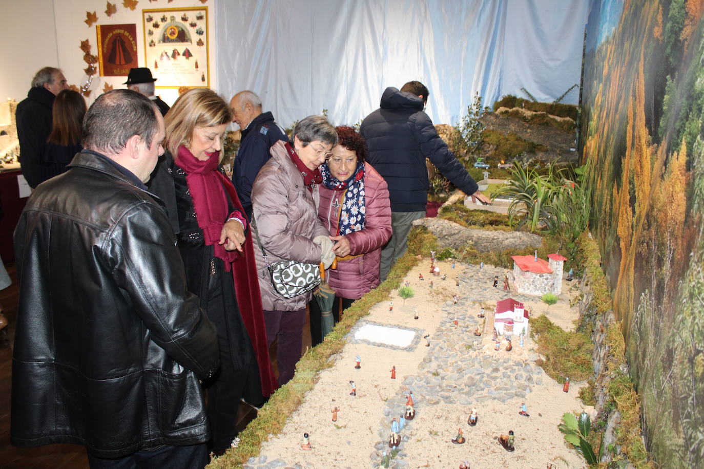 Béjar abre su muestra solidaria de belenes