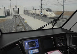El intercambiador de Arroyo de la Golosa, junto a Medina del Campo, visto desde la cabina del Alvia.