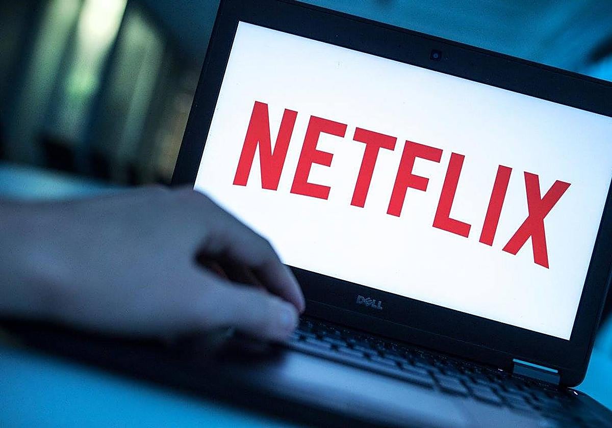 Una persona, consumiendo Netflix.