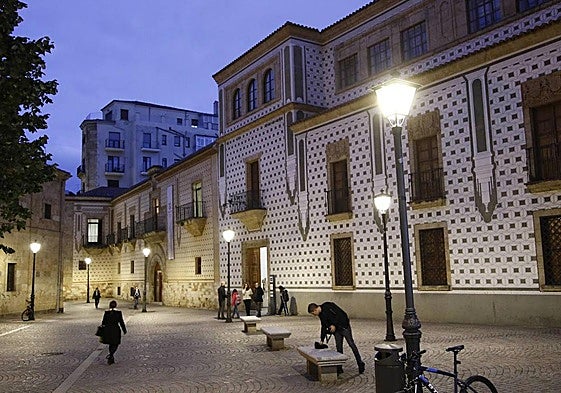 Los hechos ocurrieron de madrugada en una discoteca de la plaza de San Boal.