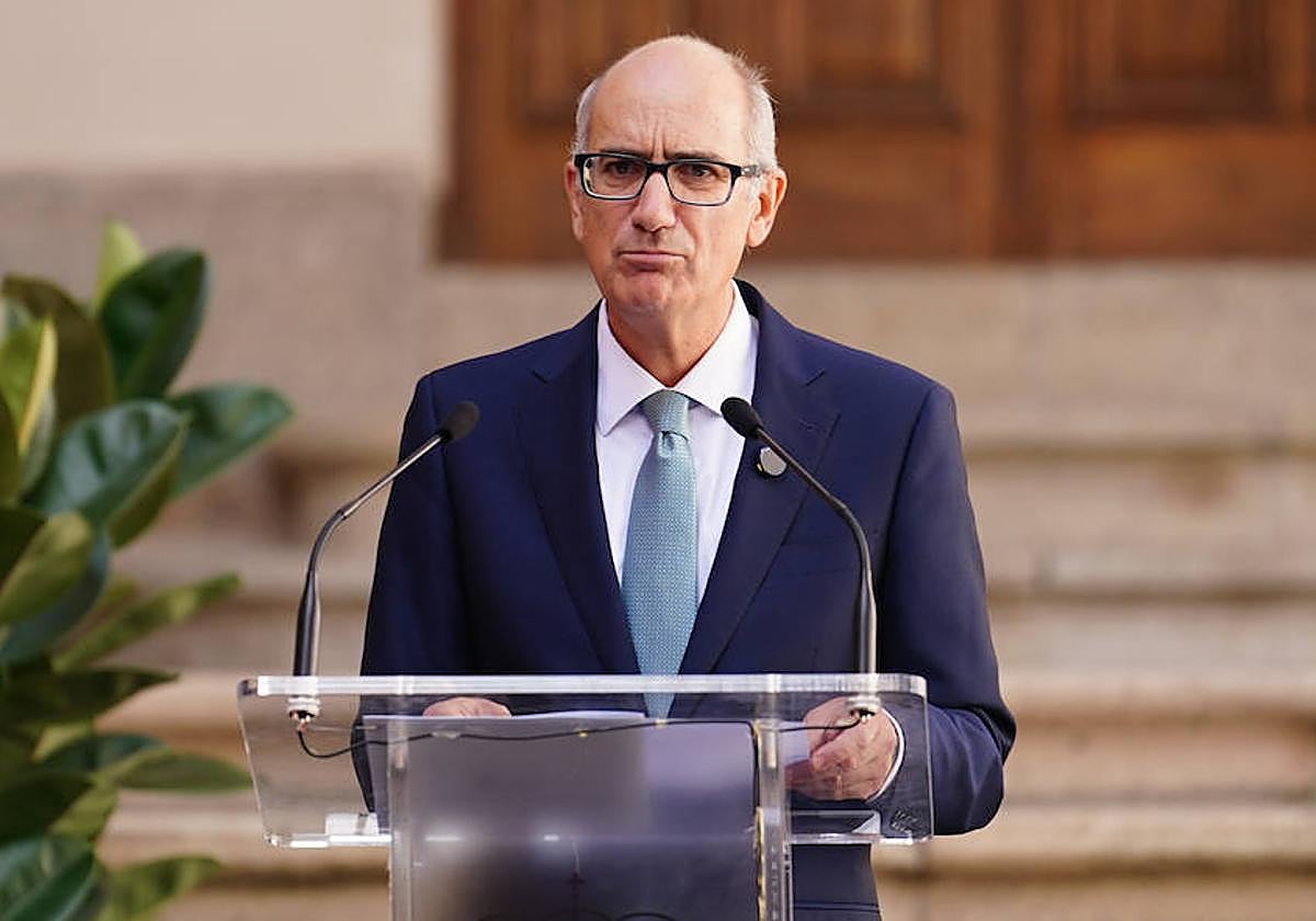 El presidente de la Diputación de Salamanca, Javier Iglesias.