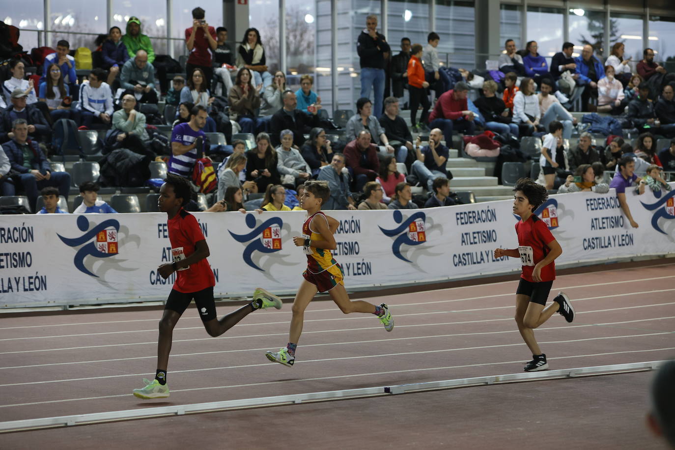 Las imágenes de una gran tarde de atletismo en la Carlos Gil Pérez