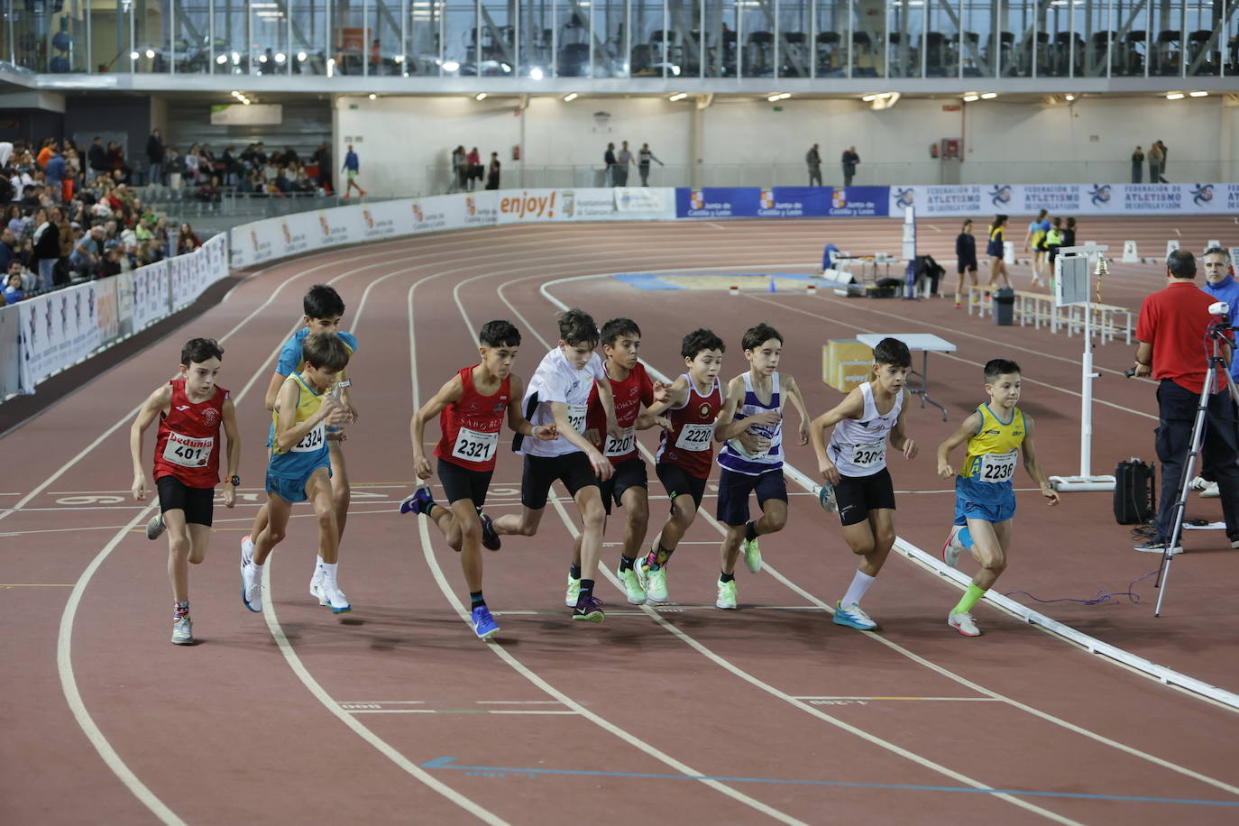 Las imágenes de una gran tarde de atletismo en la Carlos Gil Pérez