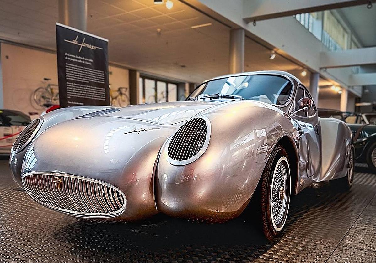 El vehículo 'De Lorenzo', en el Museo de la Historia de la Automoción de Salamanca.