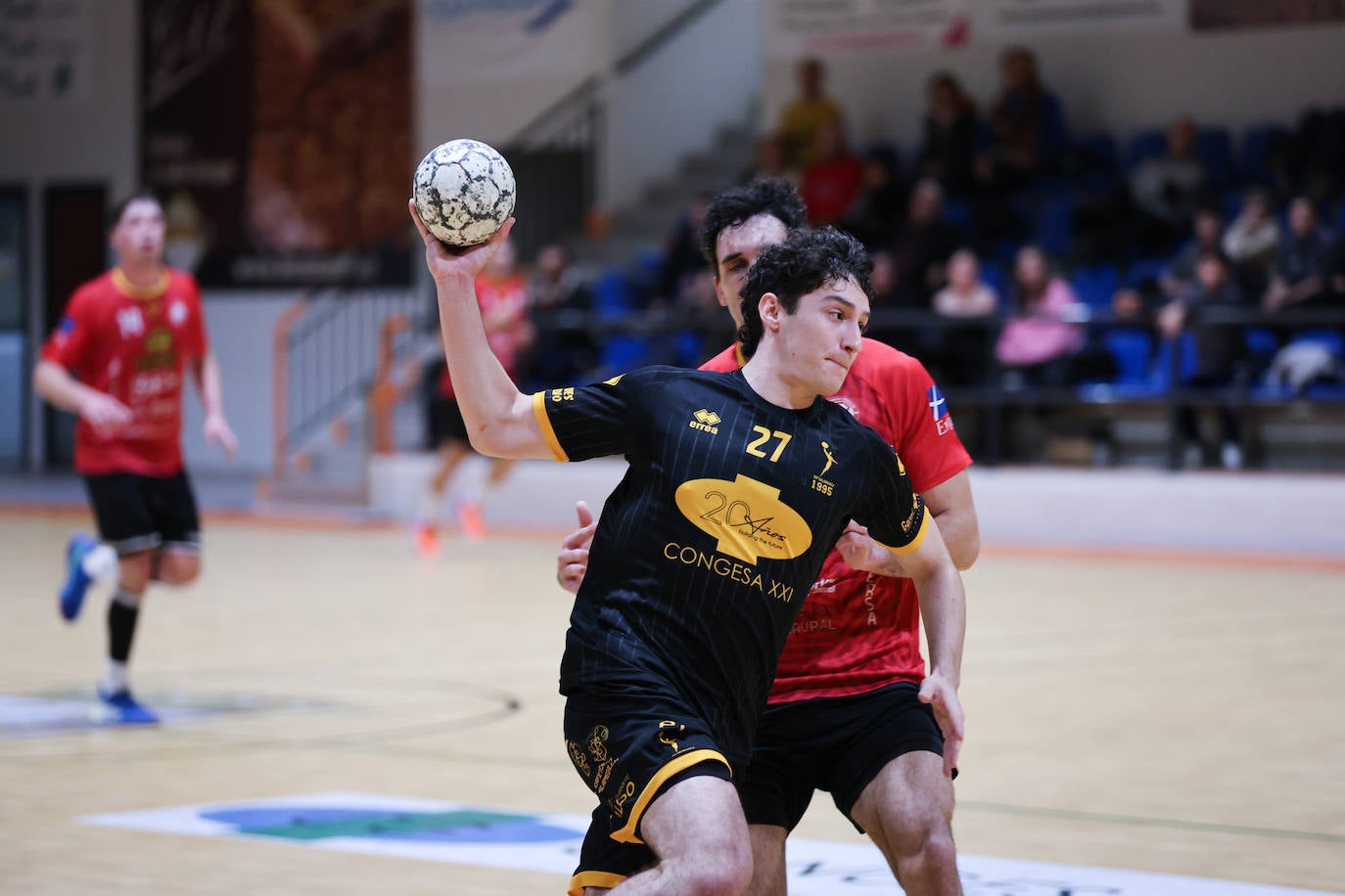 Importante y trabajado triunfo del Ciudad de Salamanca frente al Royal Premium Gijón (37-36)