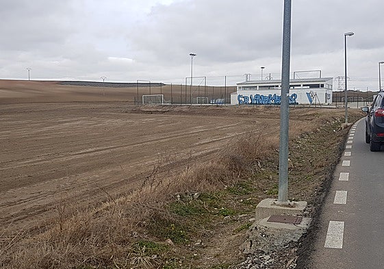 La parcela en la que se ampliarán las zonas deportivas de Villamayor de Armuña.