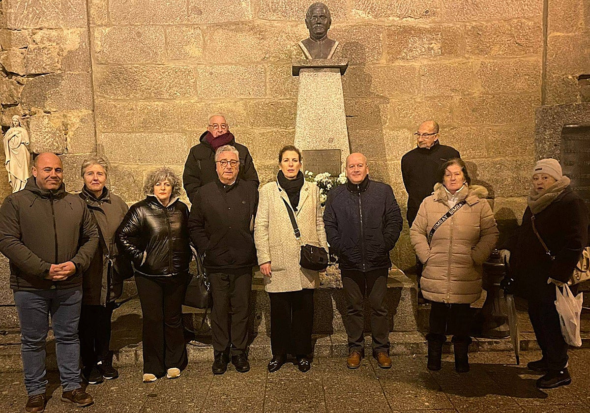 Miembros de las cofradías durante el recuerdo a Agustín Martínez Soler.