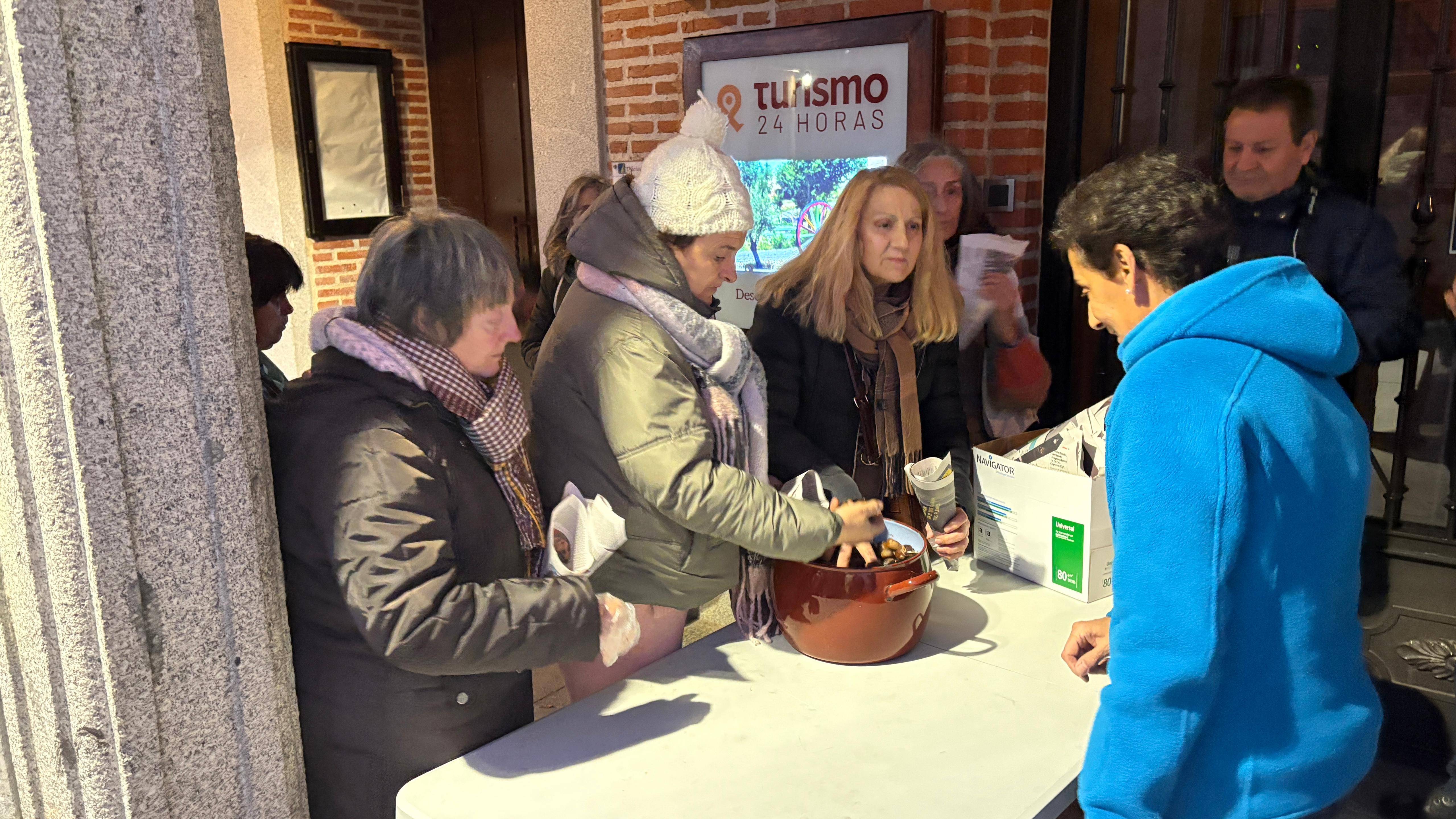 Macotera entra en calor compartiendo castañas asadas