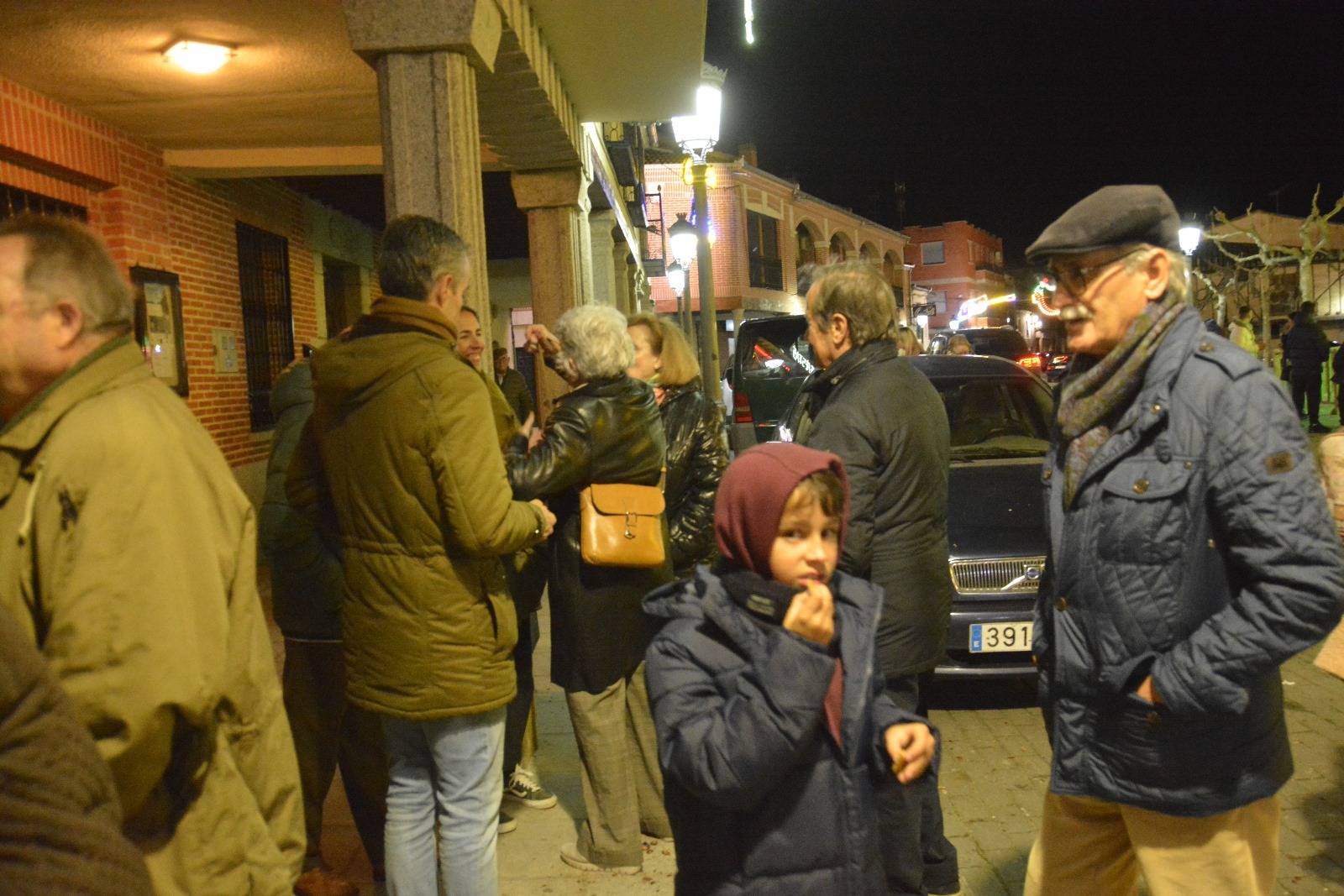 Macotera entra en calor compartiendo castañas asadas