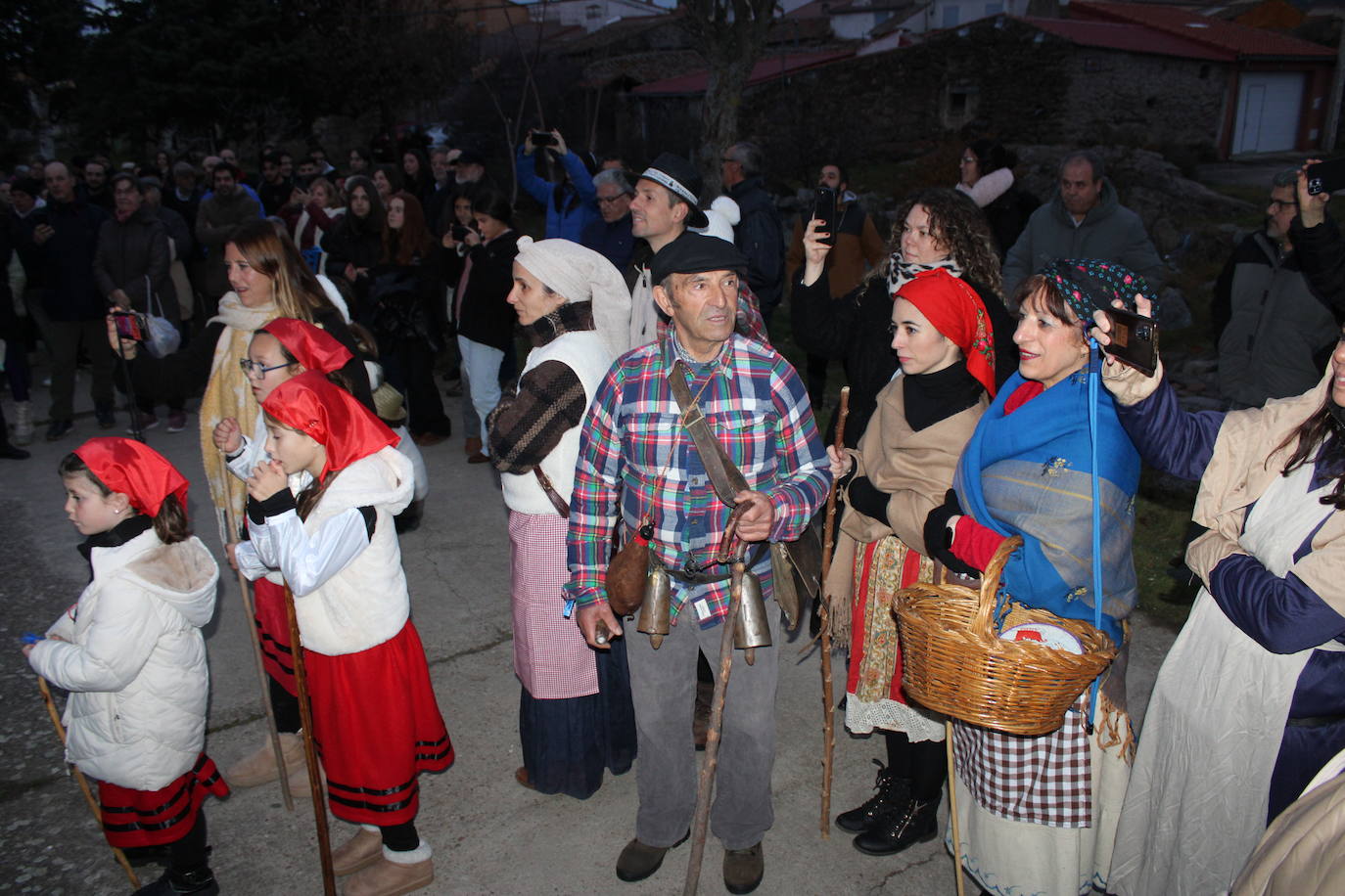 Gallegos de Solmirón celebra un original belén viviente