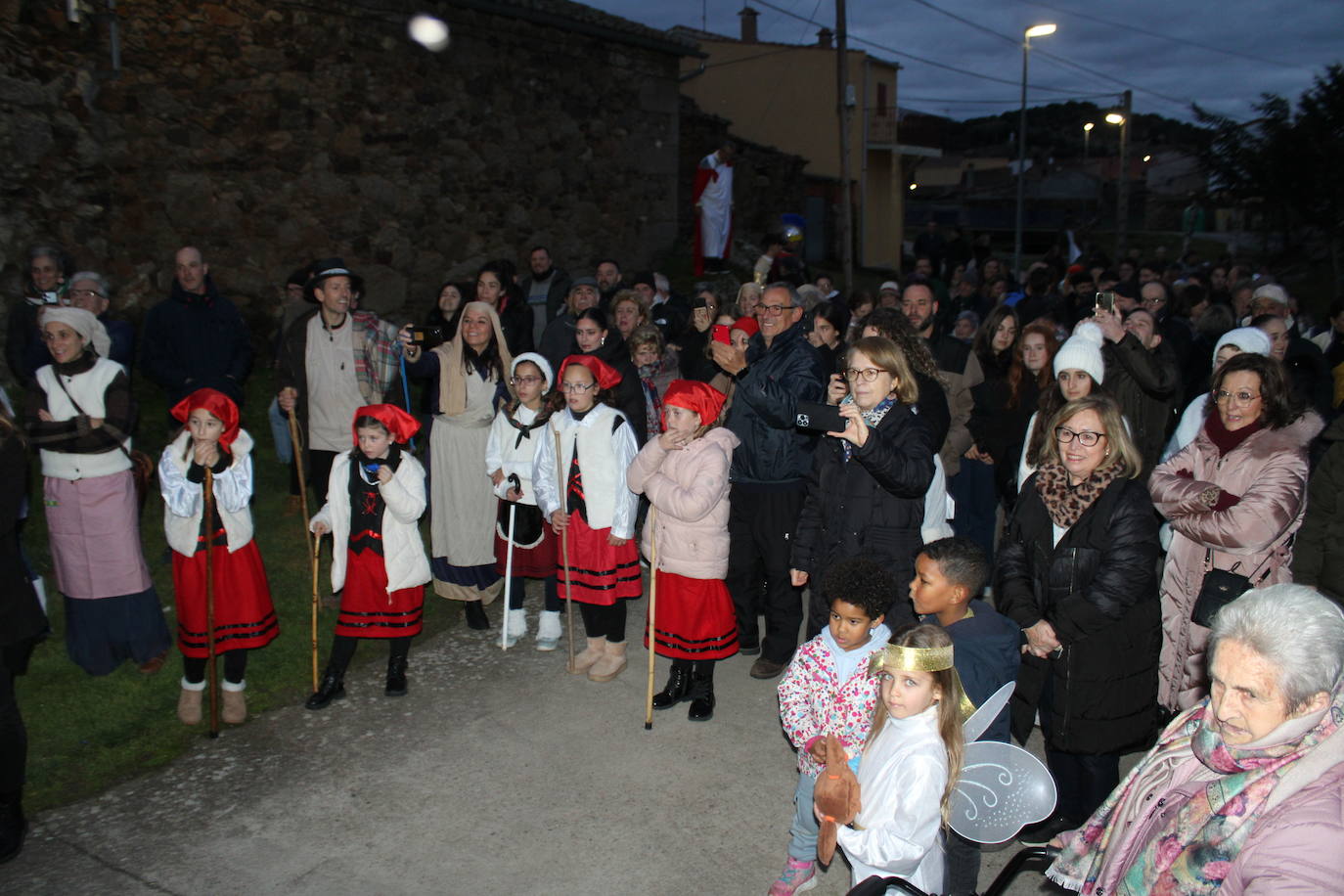 Gallegos de Solmirón celebra un original belén viviente