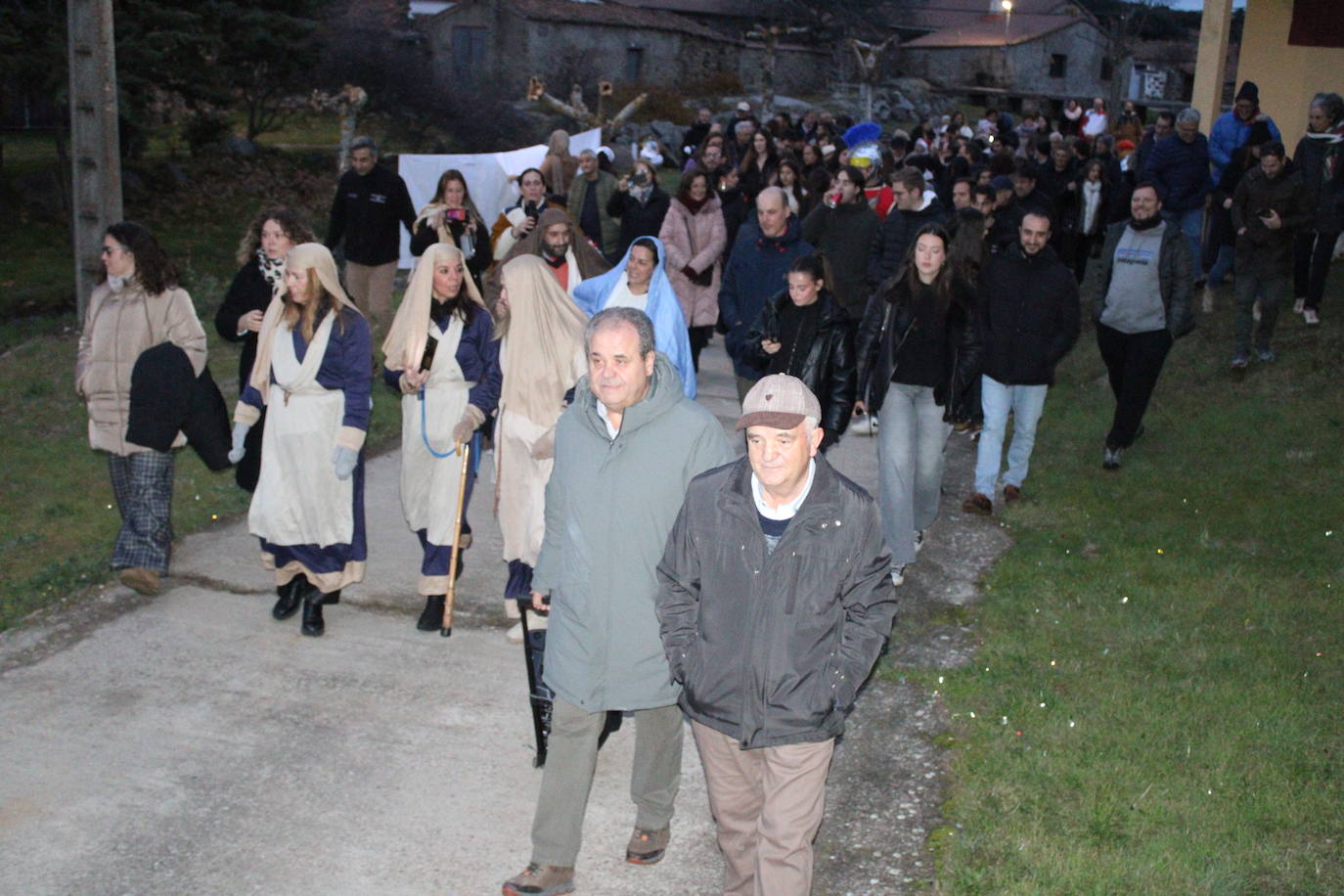 Gallegos de Solmirón celebra un original belén viviente