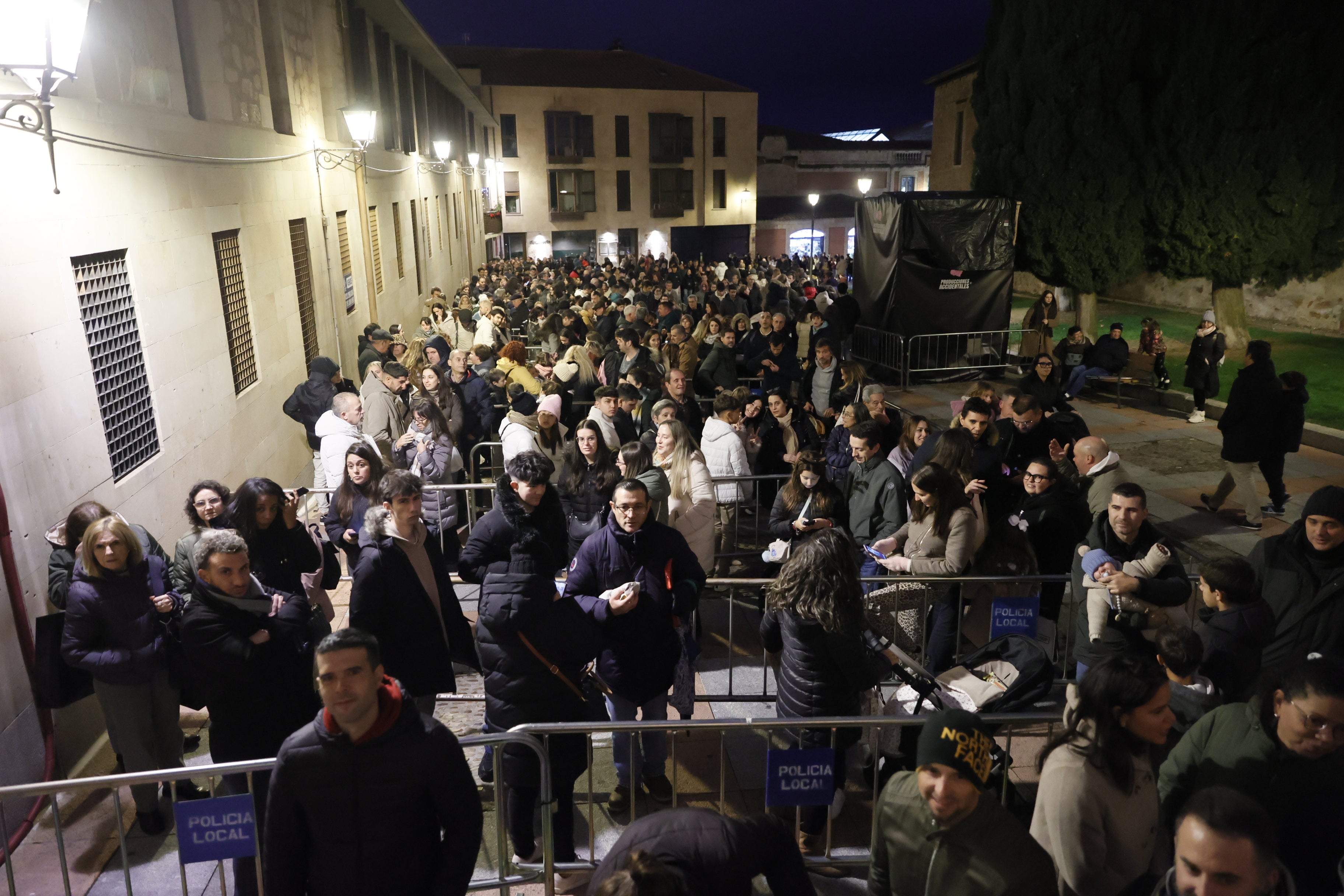 Salamanca, a rebosar: colas en el Huerto y los Anaya, y la Plaza y la Rúa, a reventar