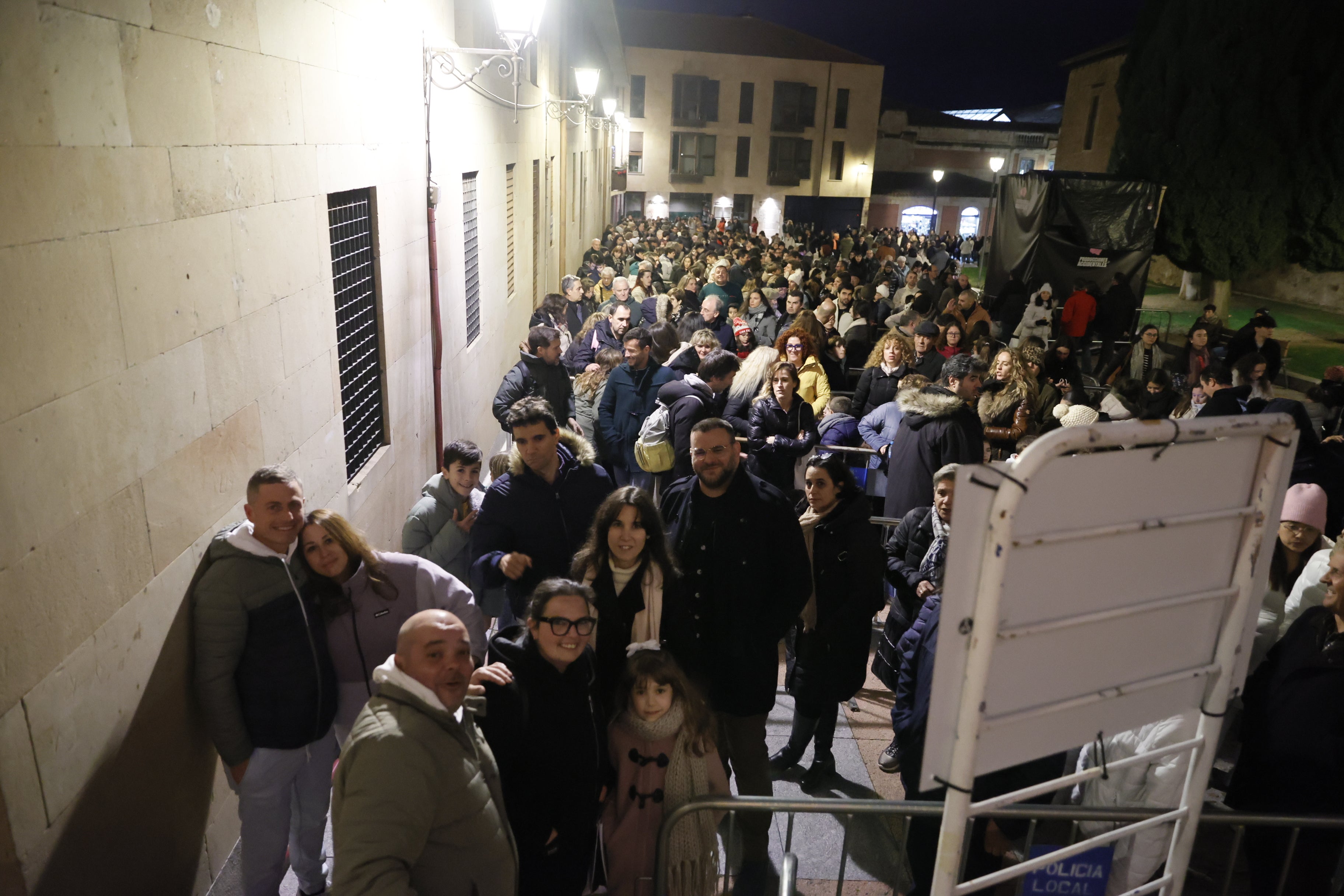 Salamanca, a rebosar: colas en el Huerto y los Anaya, y la Plaza y la Rúa, a reventar