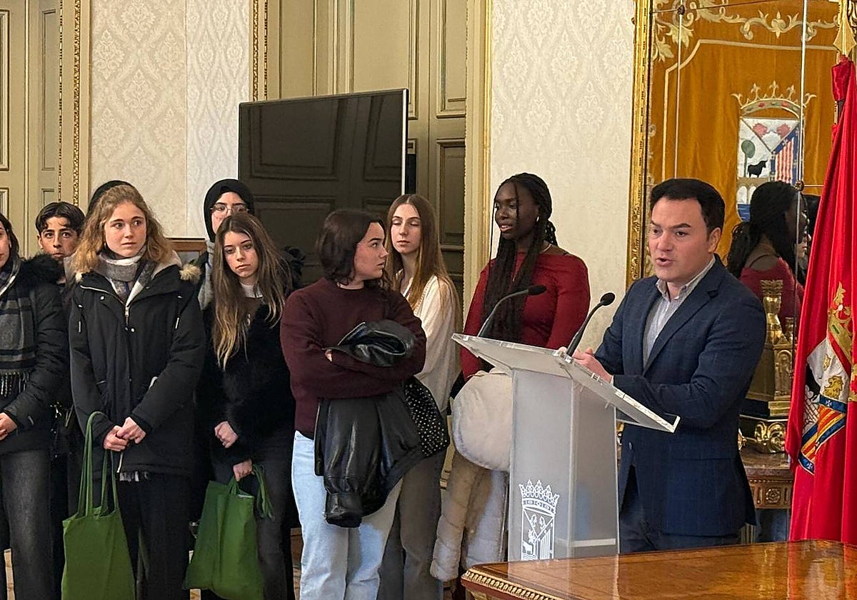 Pedro Martínez, concejal de Comercio en la recepción.
